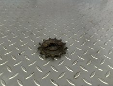 1985 Honda XR 250R Front Drive Sprocket & Fixing Plate XR 200 250 CR 125 XL 250