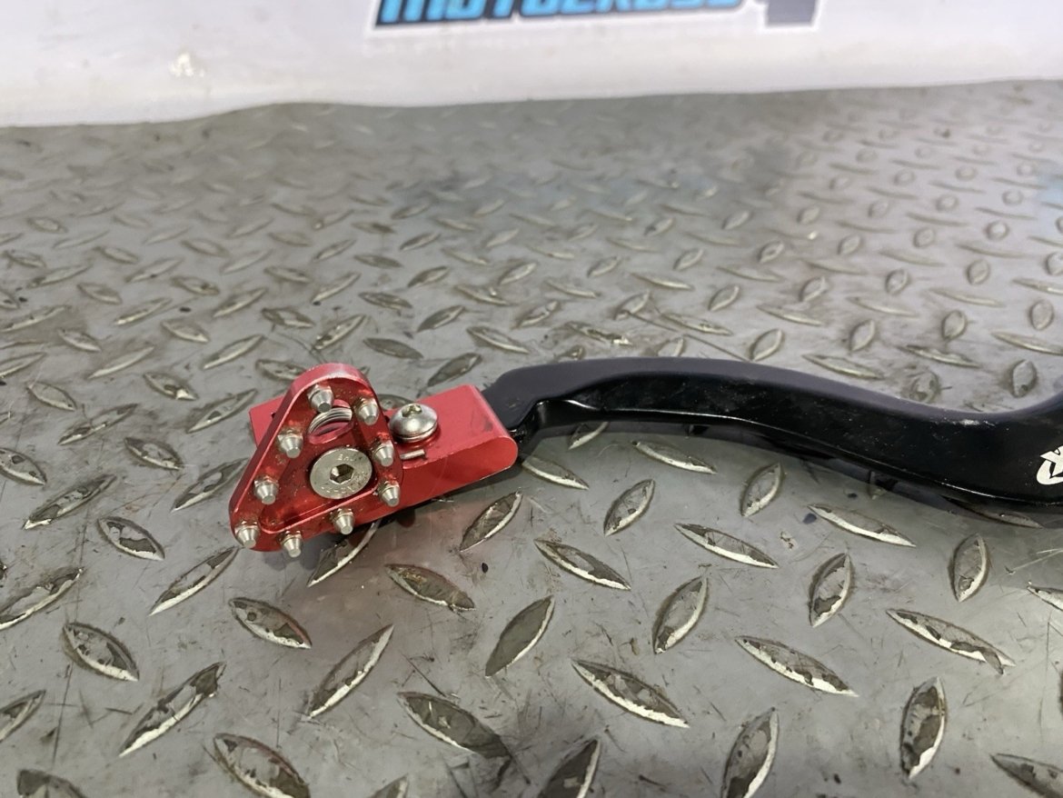 68f717fe173cf5042d702519 jpg